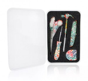 4pcs floral printed hand tool sets with carrying case including 6 in 1 hammer, tape measures, scissors and 4 in 1 screwdrivers